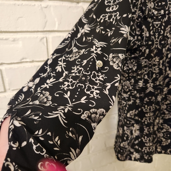 Croft & Barrow Black and White Patterned Button Down Shirt - Picture 5 of 6